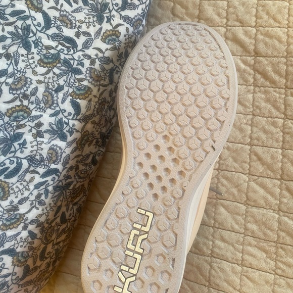 Kuru Atom - Superior Heel Comfort - 10 Wide - Compare to Hoka/Brooks - Picture 3 of 8